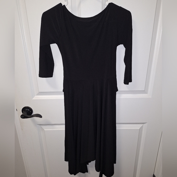 A Boston Proper 3/4 sleeve black maxi travel dress in a size XXS. Pre-loved - Picture 2 of 5